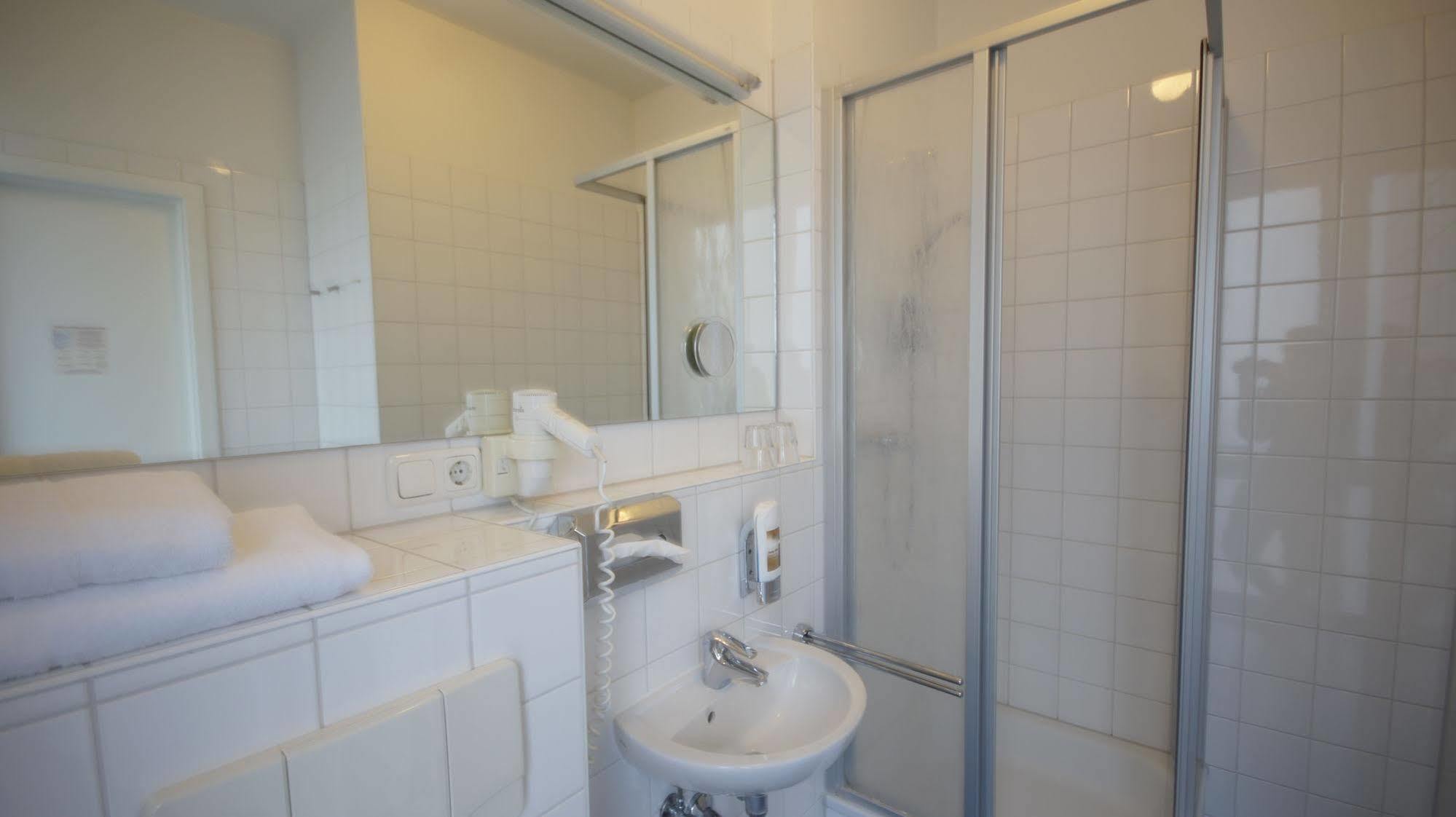 Midi Inn Parkhotel Mitte Berlin Exterior photo